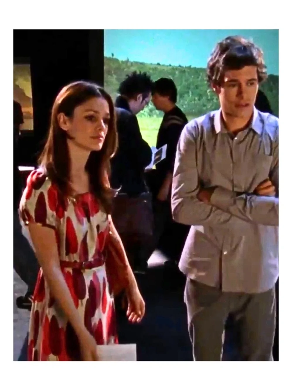 ASO Summer Roberts in The O.C. Vintage Orla Kiely Mini Tunic Abstract Leaf Dress